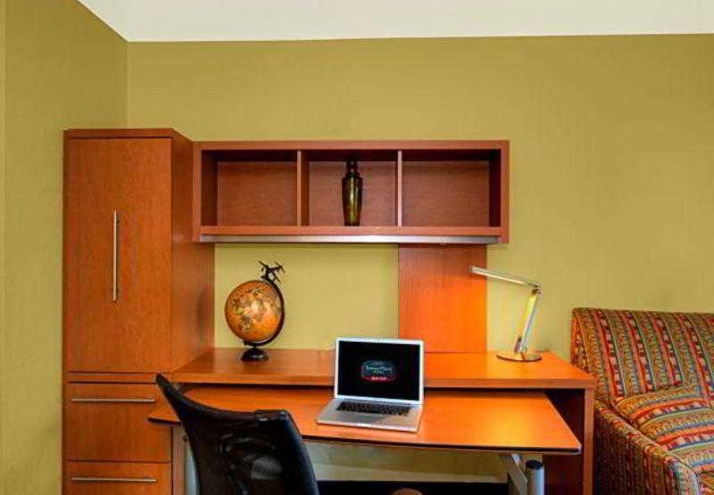 Towneplace Suites Manchester-Boston Regional Airport Eksteriør billede